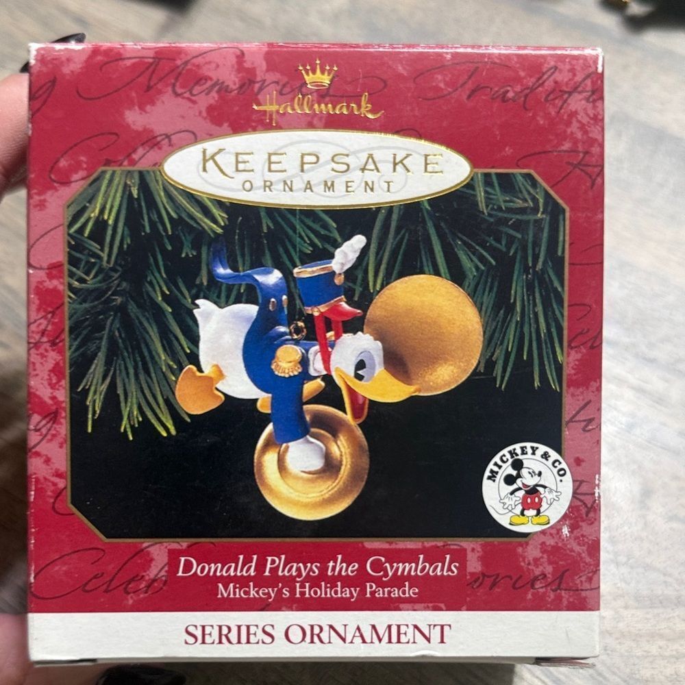Hallmark Keepsake “Donald Plays the Cymbals” Ornament – Mickey’s Holiday Parade